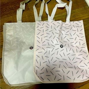 Lululemon Holiday 23’ Shopping Bag 2pk